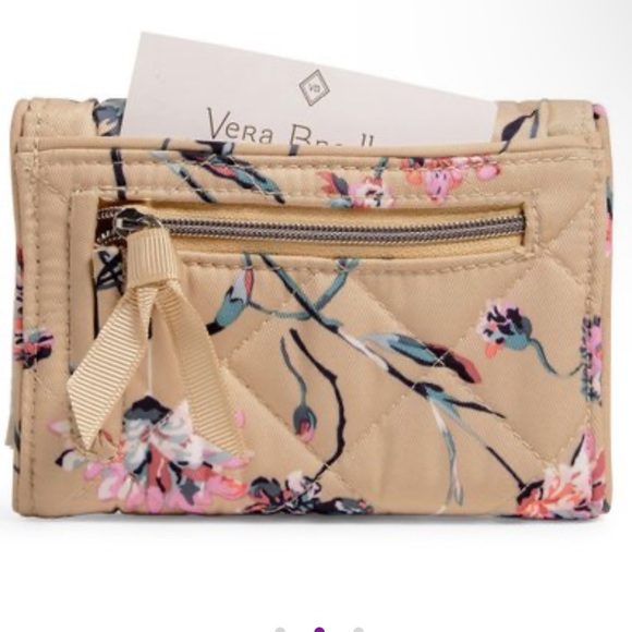 Unopened Vera Bradley floral wallet - Picture 4 of 6
